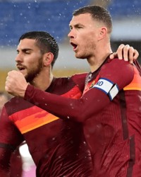  AC米兰德比激战成和，红黑军团与蓝黑军团不分伯仲