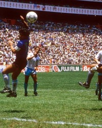  那不勒斯主场气势如虹，马拉多纳球场成对手梦魇