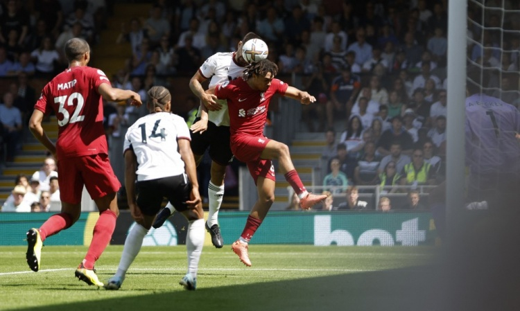  阿雅克肖升班马发威，主场逼平欧冠常客